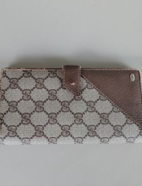Gucci Vintage Signature Wallet